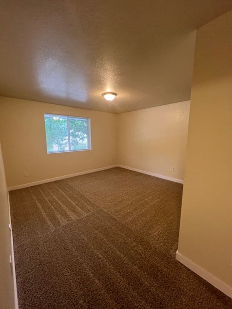 SALEM Apartment: 4665 CAMPBELL DR SE