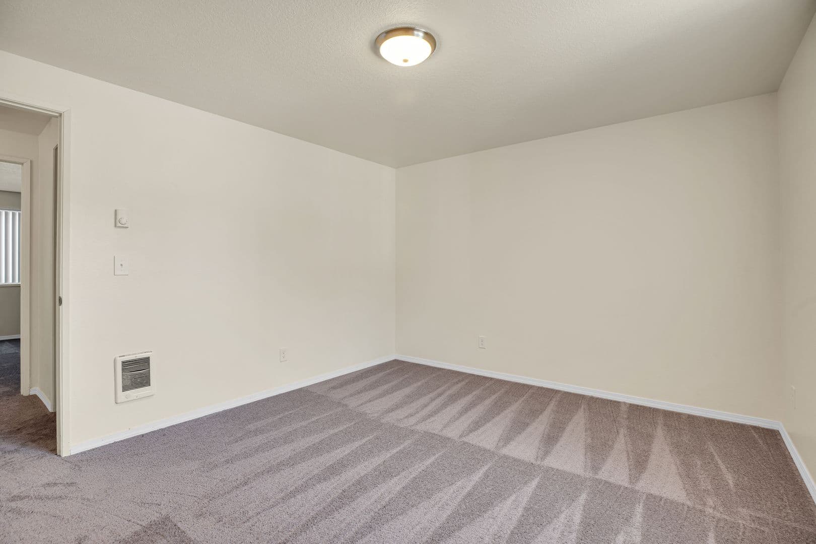 VANCOUVER Apartment: 5700-5706 NE 34TH STREET