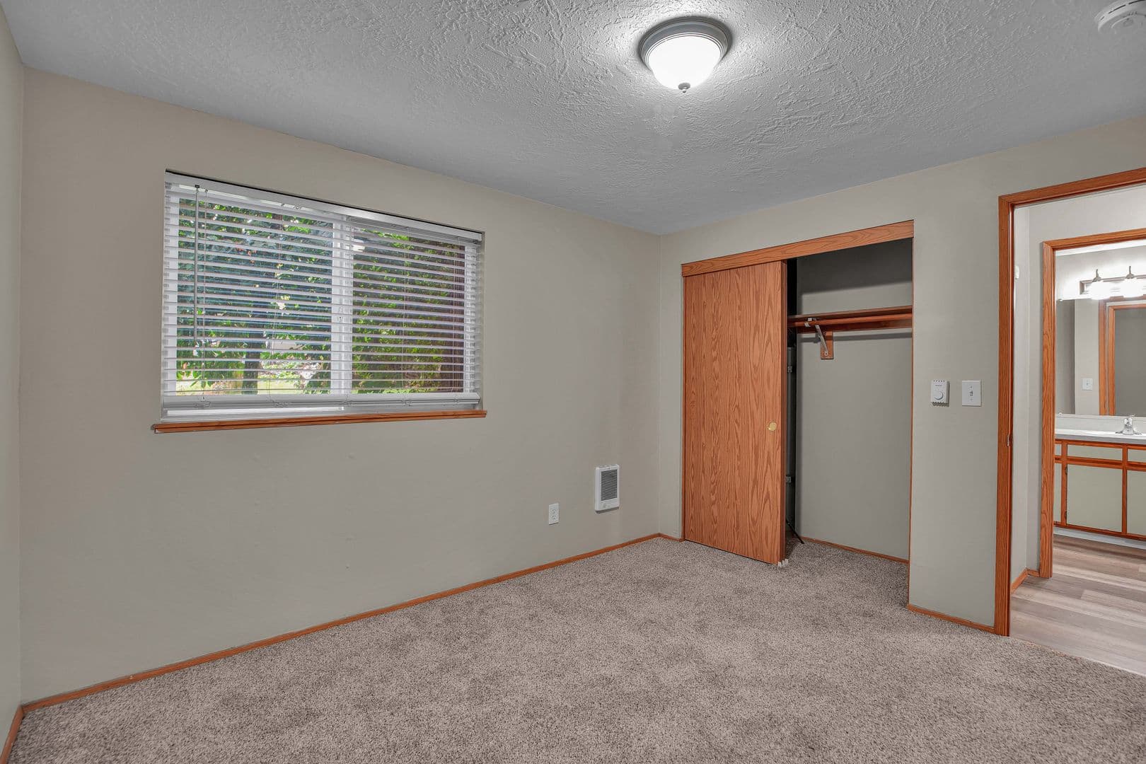 SALEM Apartment: 3872-3886 LIBERTY RD S