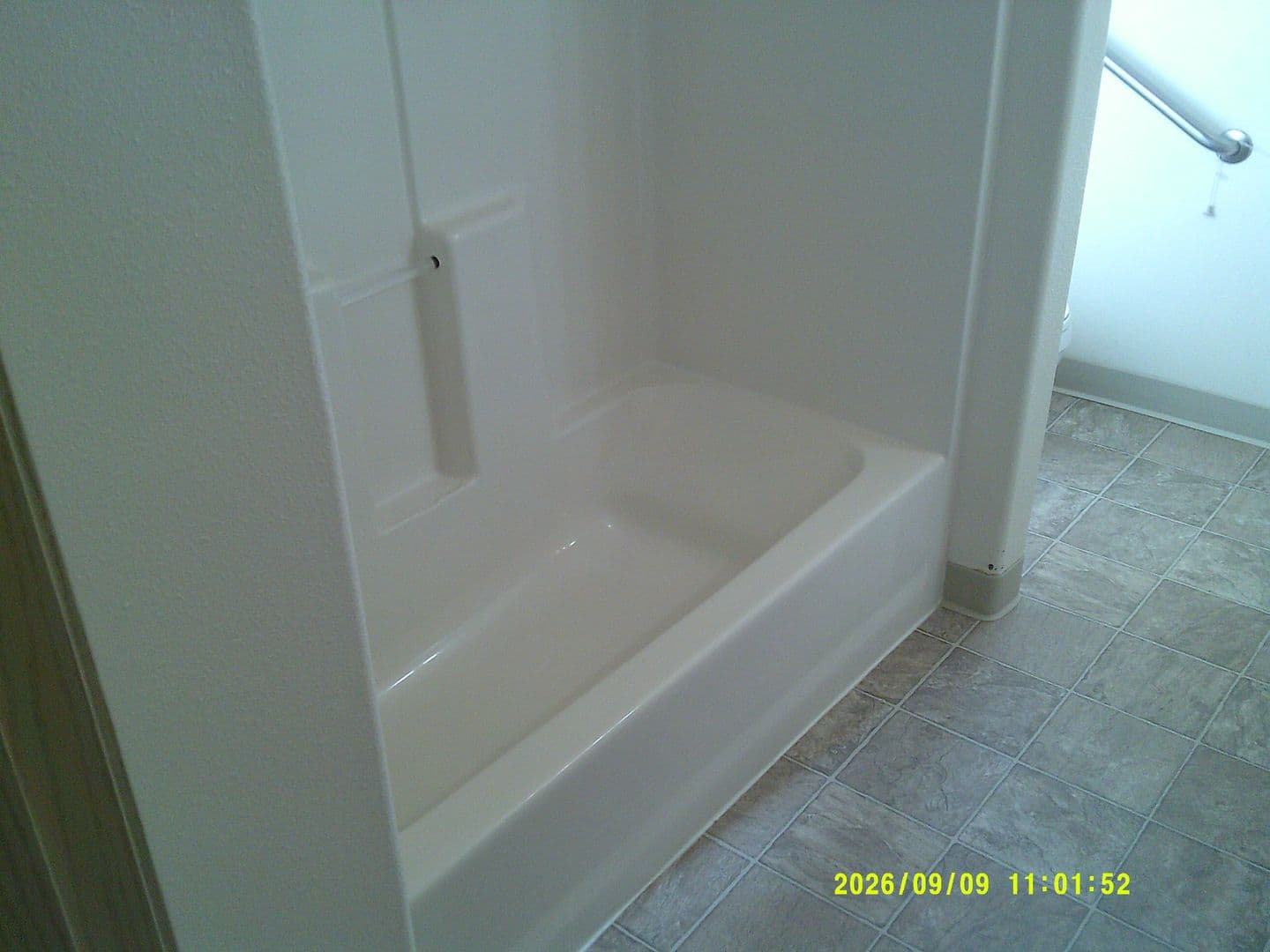 DUNDEE Apartment: 179 SW 7TH ST
