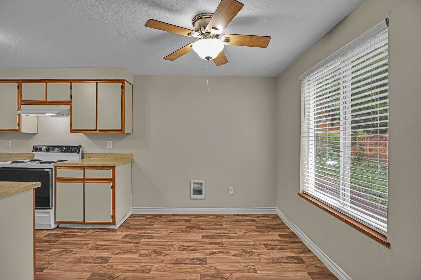 SALEM Apartment: 3872-3886 LIBERTY RD S