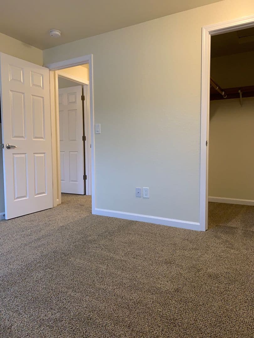 SALEM Apartment: 4665 CAMPBELL DR SE