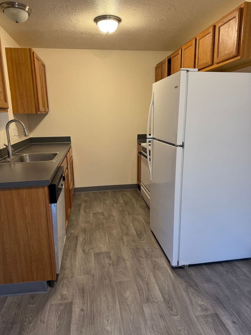 STAYTON Apartment: 1060-1074 W. IDA STREET