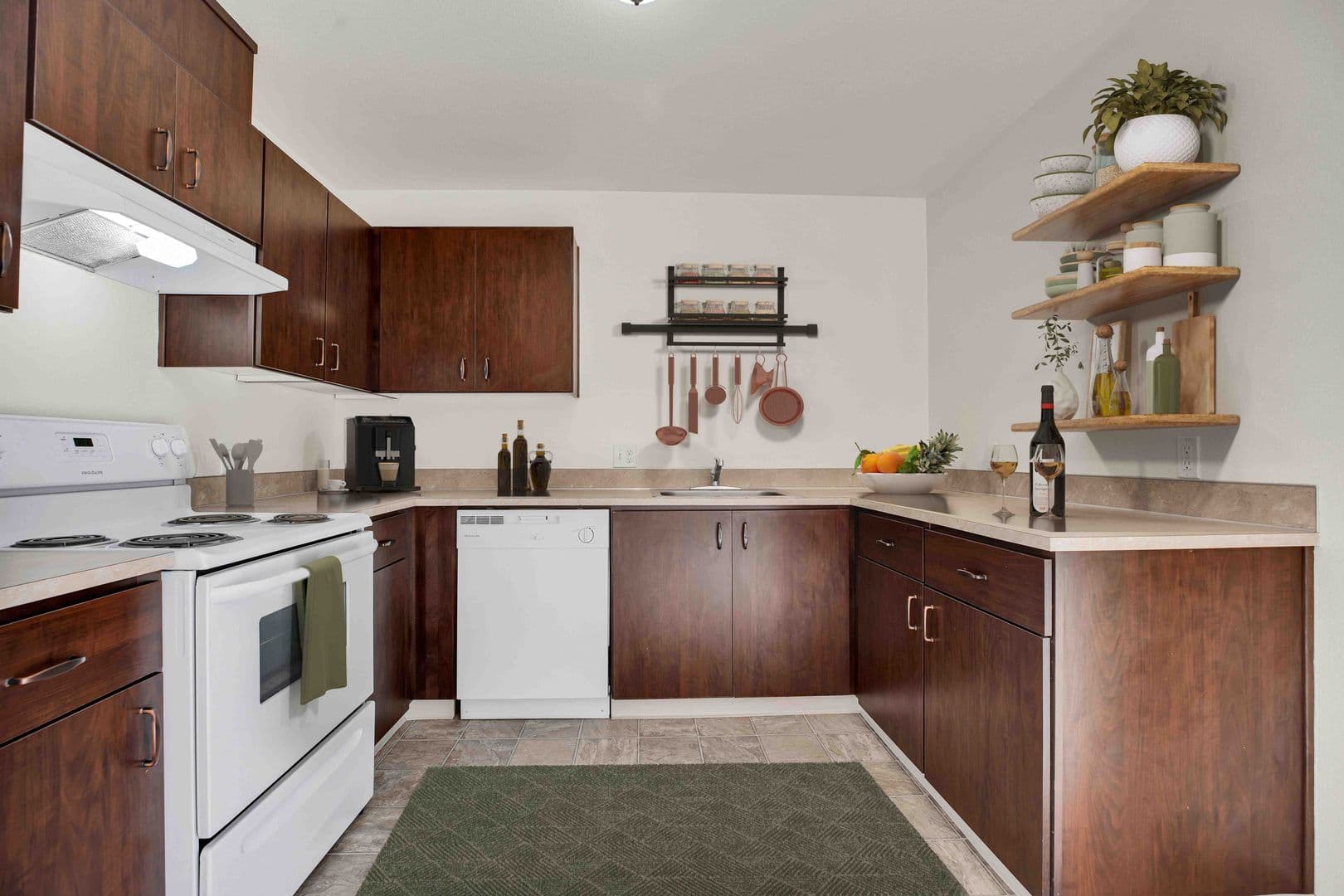 BEND Apartment: 900 NE WARNER PLACE