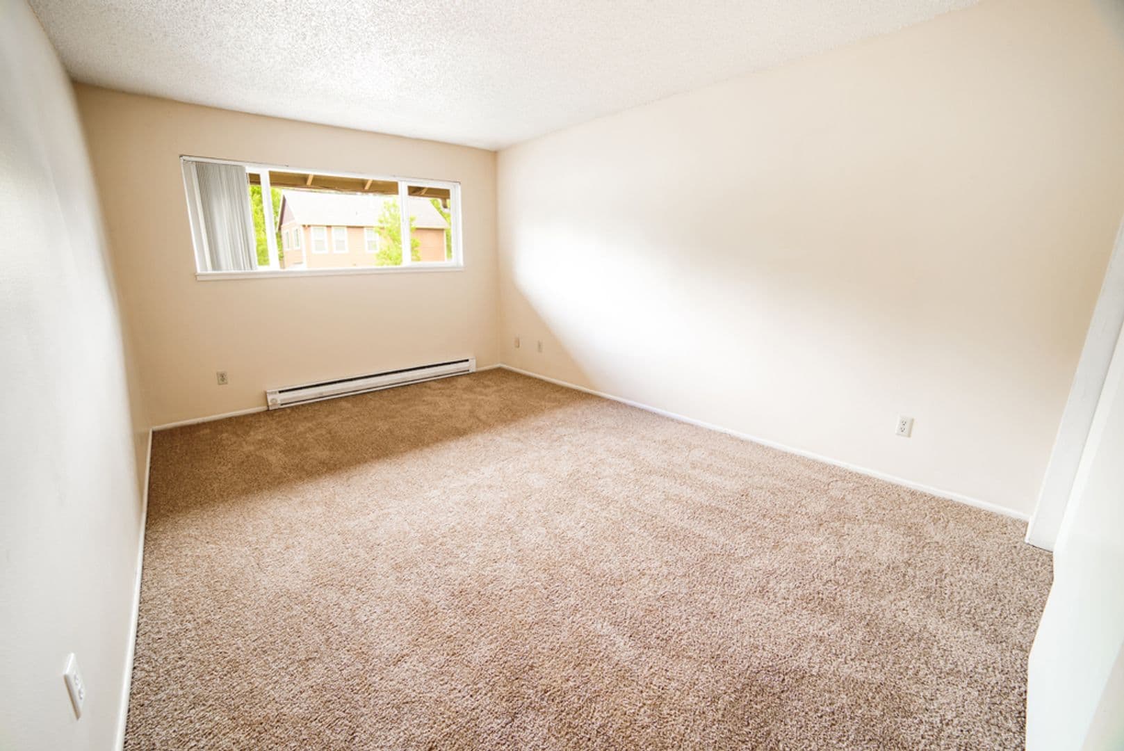 PORTLAND Apartment: 6301 SW PALATINE ST