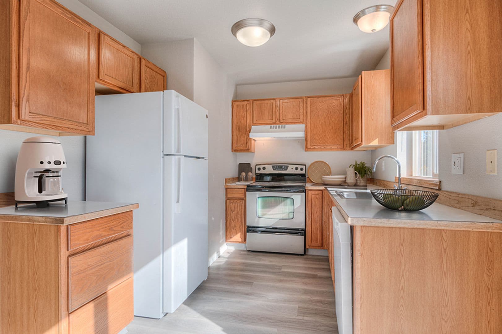 BEND Apartment: 900 NE BUTLER MARKET RD