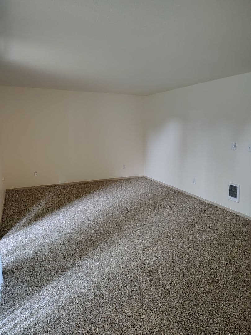 SALEM Apartment: 3211-3342 AUTUMN CHASE NE