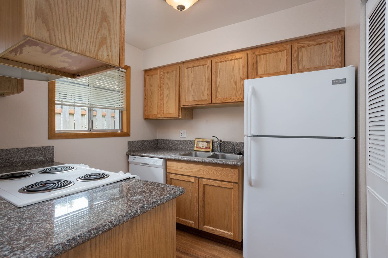 PORTLAND Apartment: 10445 SW CAPITOL HWY