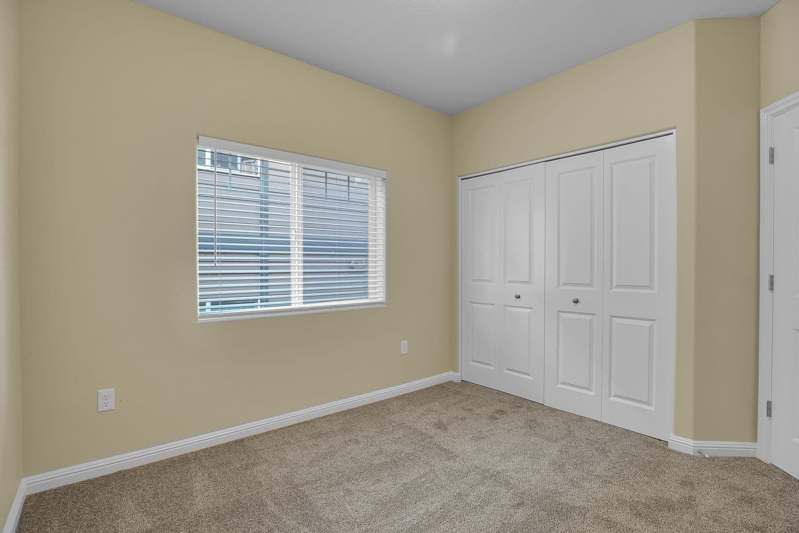PORTLAND Apartment: 10038 SE DIVISION STREET