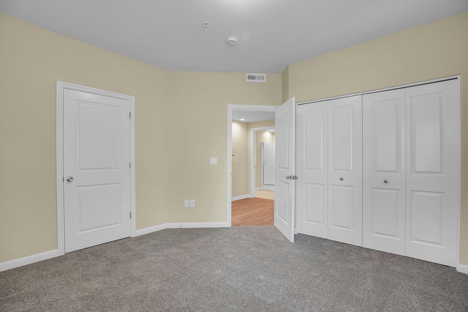 PORTLAND Apartment: 10038 SE DIVISION STREET