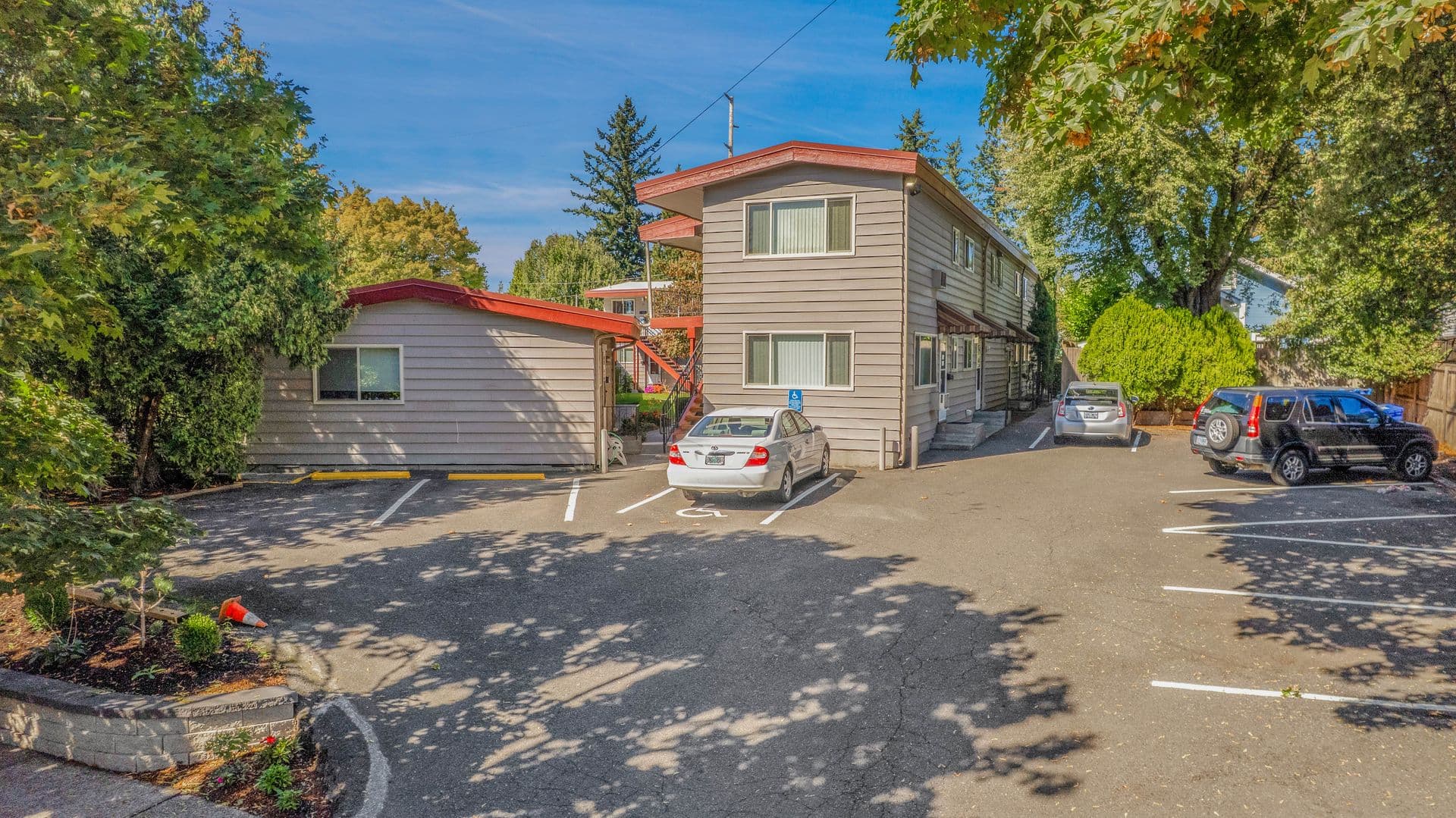 Portland Apartment: 2909 N Willamette Blvd #3