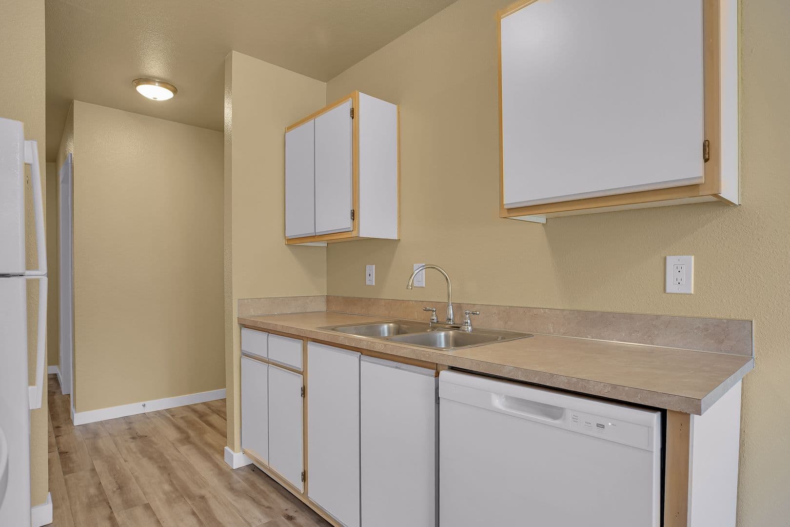SALEM Apartment: 1194 BARNES ROAD, SE