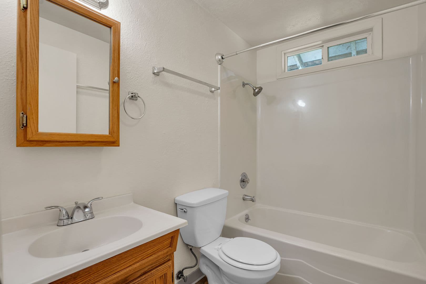 ALBANY Apartment: 1425-1525 TRACY COURT