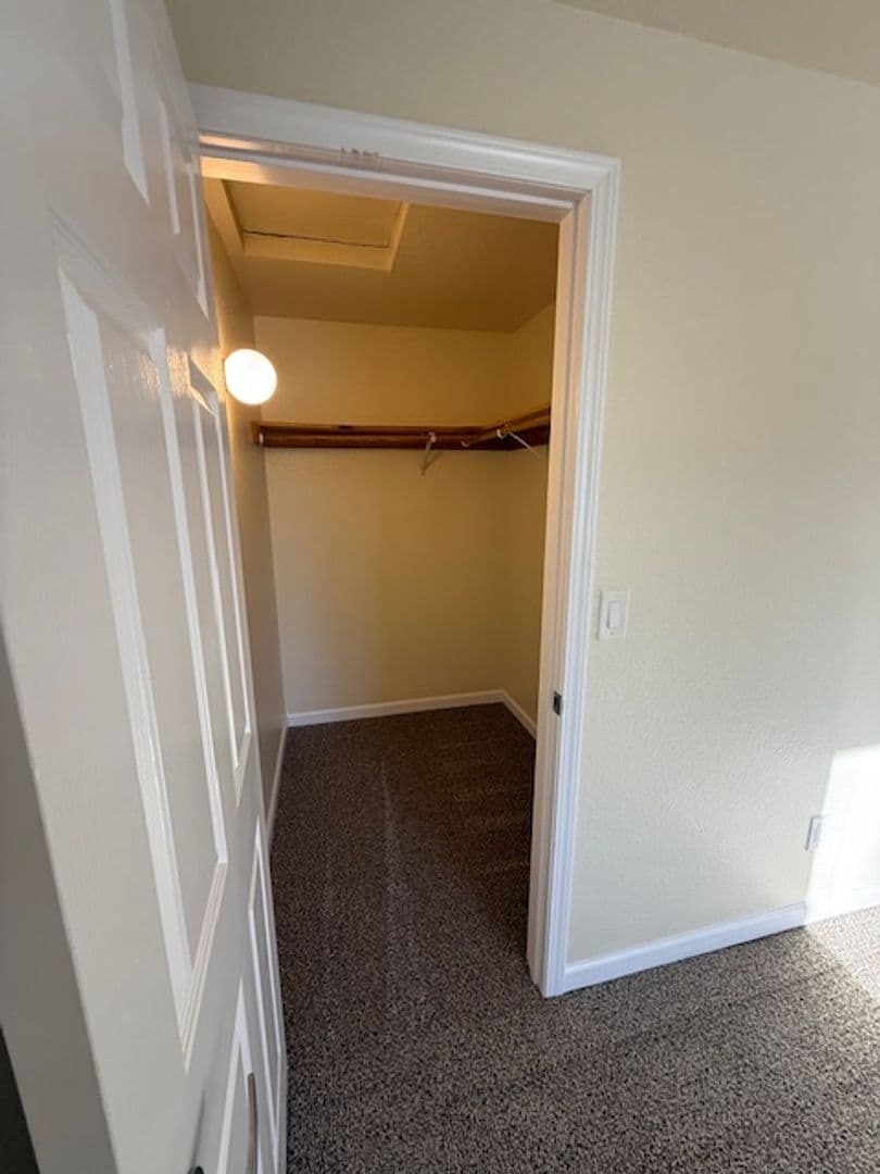 SALEM Apartment: 4665 CAMPBELL DR SE