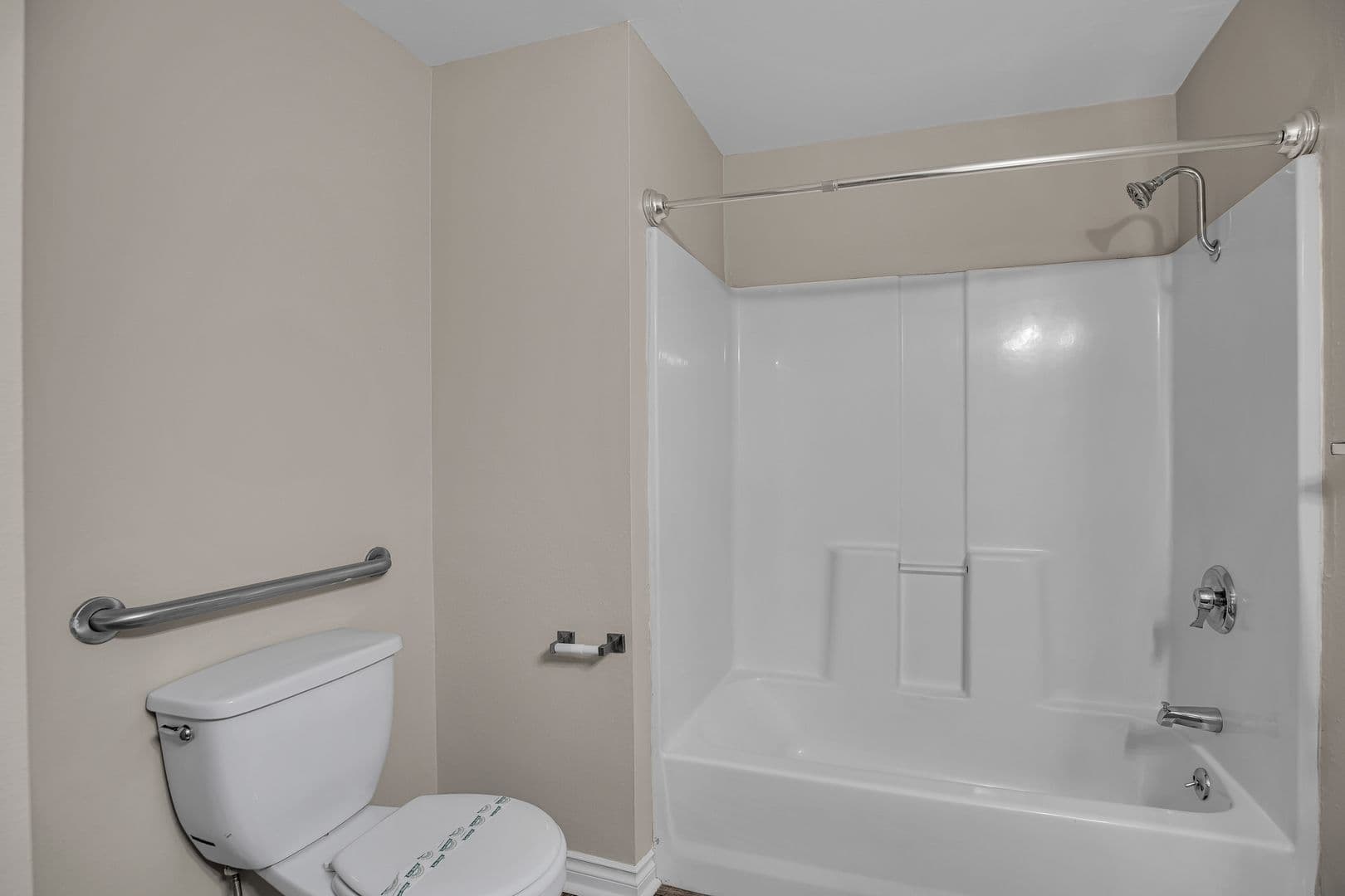 SALEM Apartment: 3872-3886 LIBERTY RD S