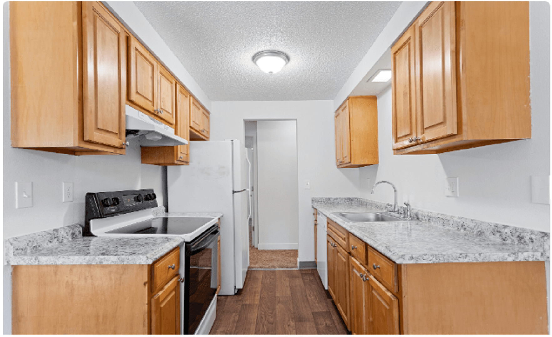 GRESHAM Apartment: 755 SE HOGAN RD