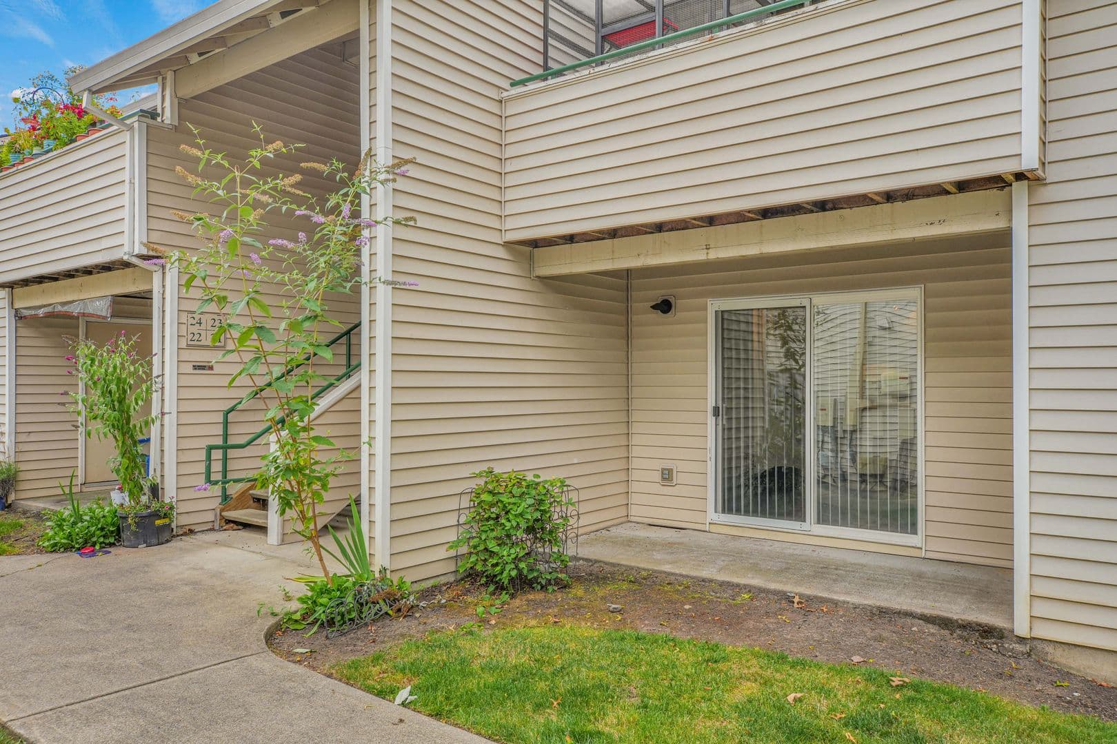 ALOHA Apartment: 2881 SW 182ND AVE.