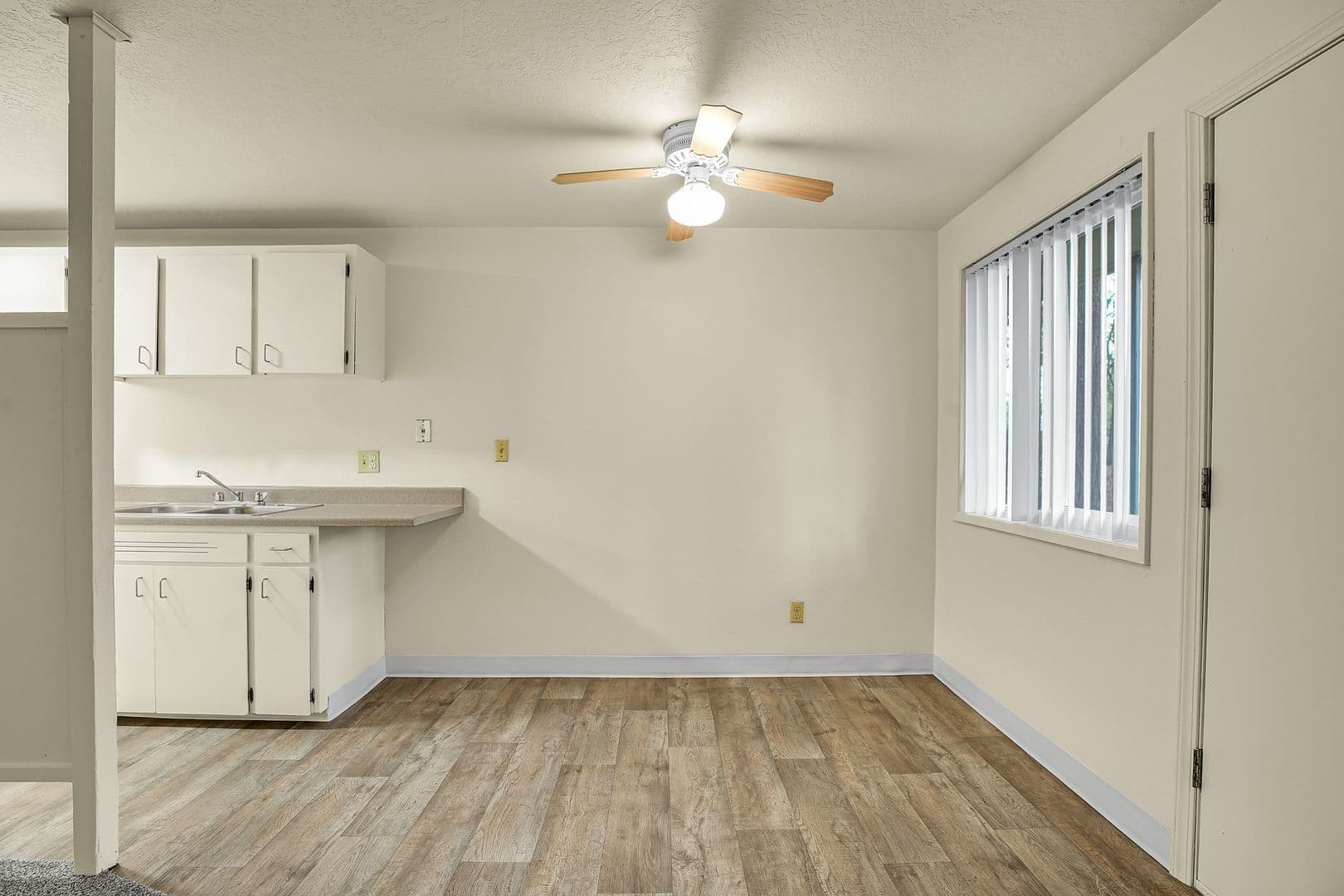 PORTLAND Apartment: 1538 SE 122ND AVE