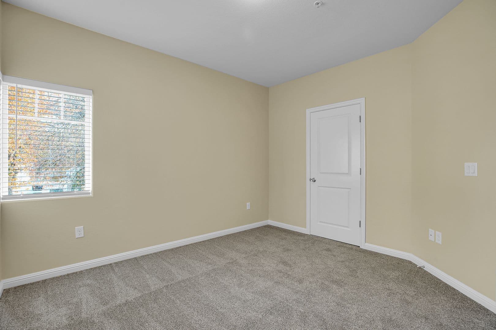 PORTLAND Apartment: 10038 SE DIVISION STREET