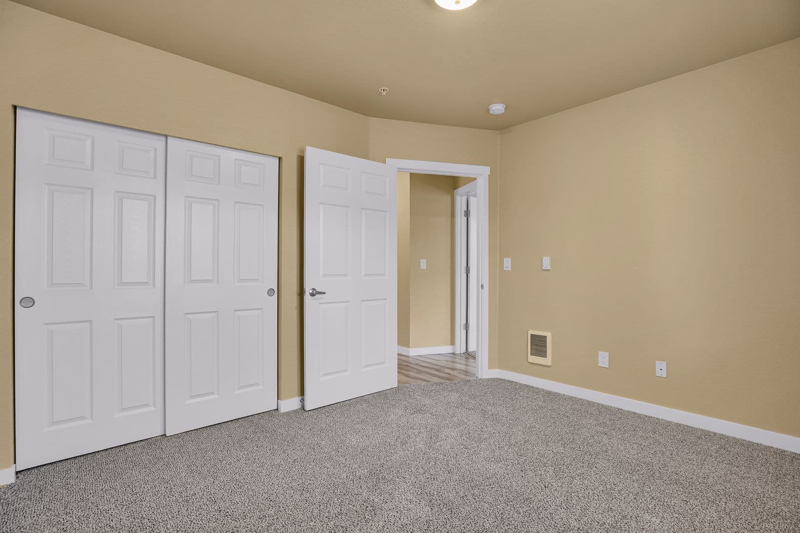 SALEM Apartment: 1194 BARNES ROAD, SE