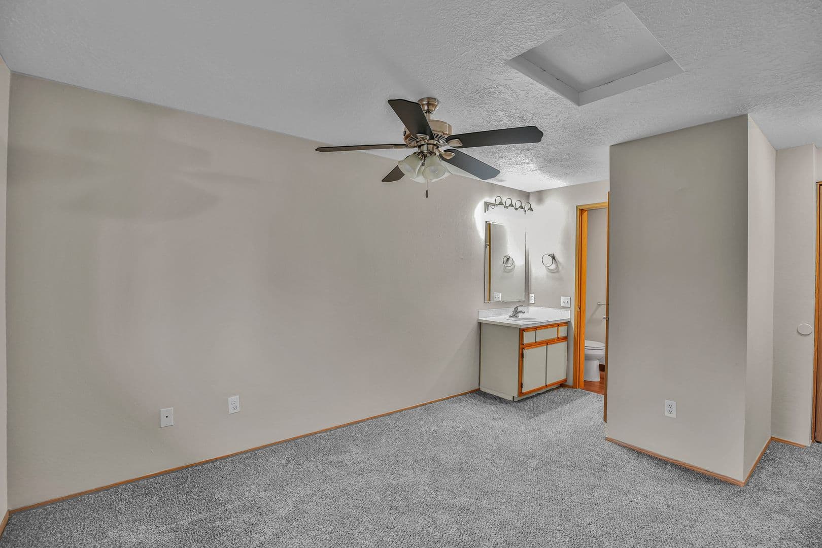 SALEM Apartment: 3872-3886 LIBERTY RD S