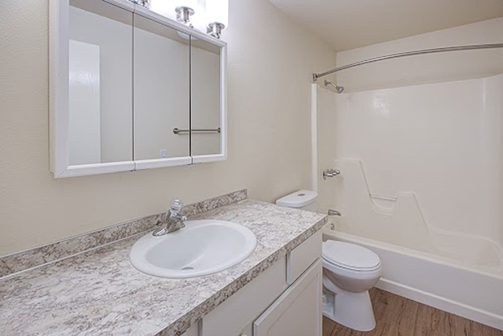 SCAPPOOSE Townhome: 52279 SW 4th Street #3