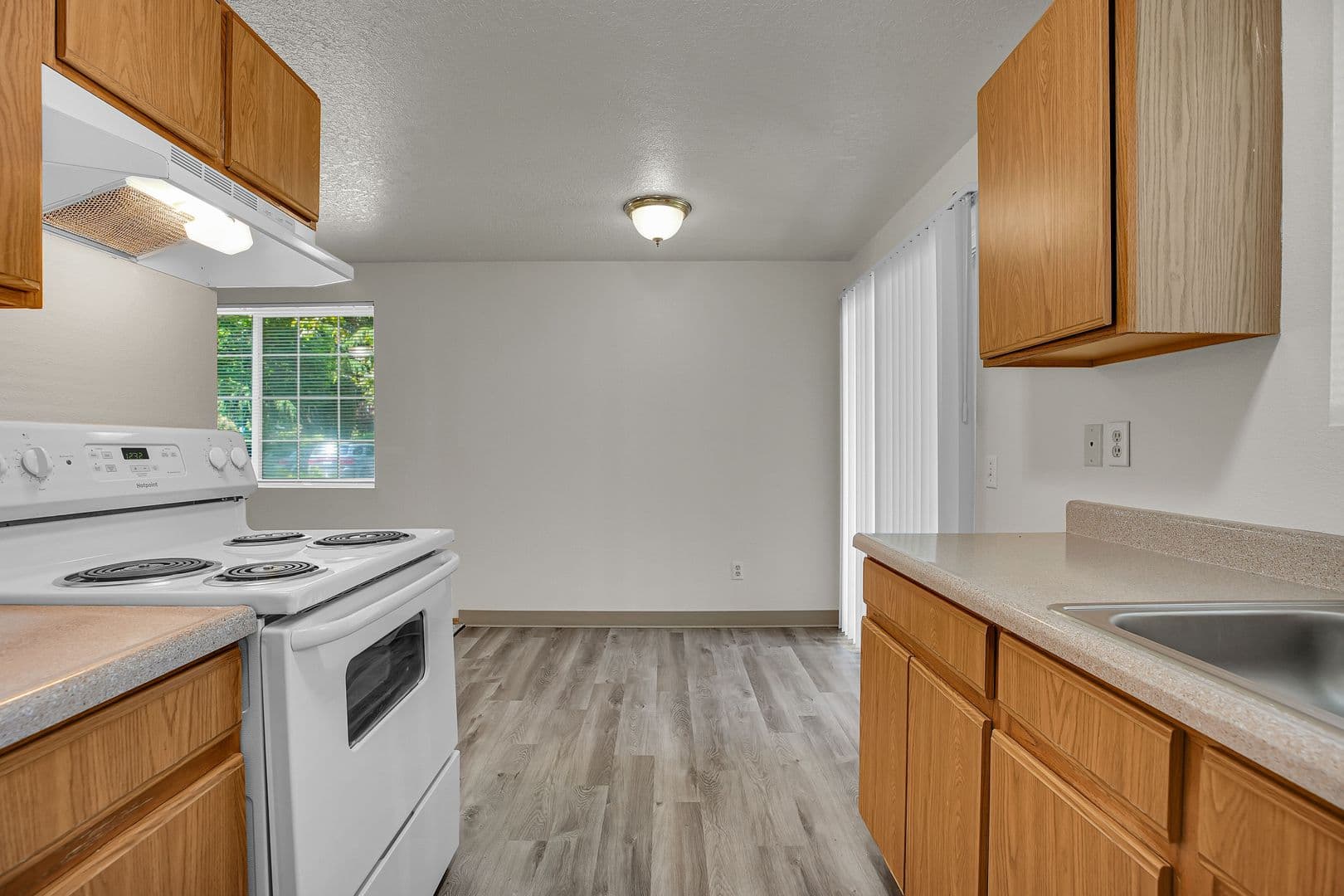 PORTLAND Apartment: 12509 SE FOSTER RD