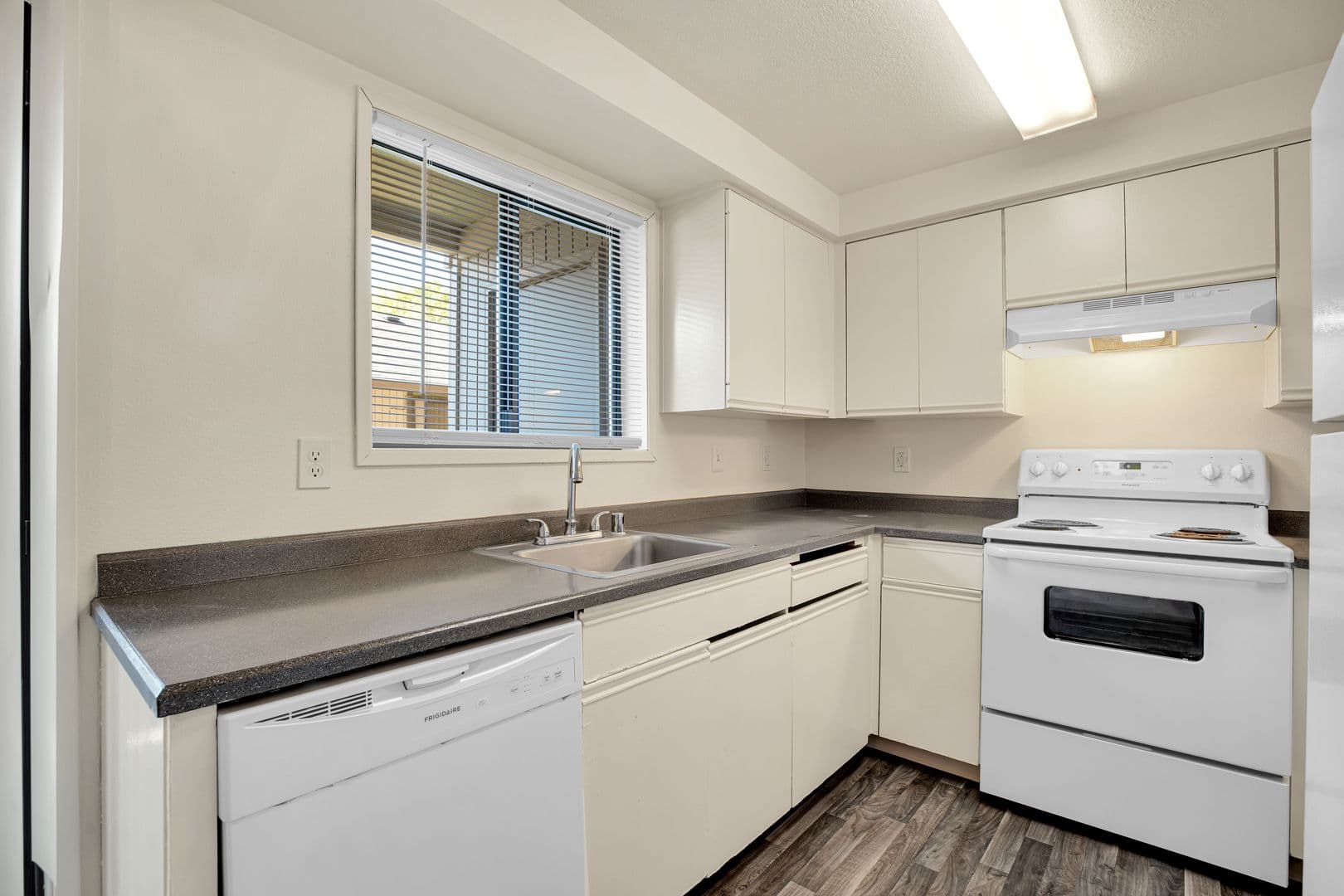 VANCOUVER Apartment: 5700-5706 NE 34TH STREET