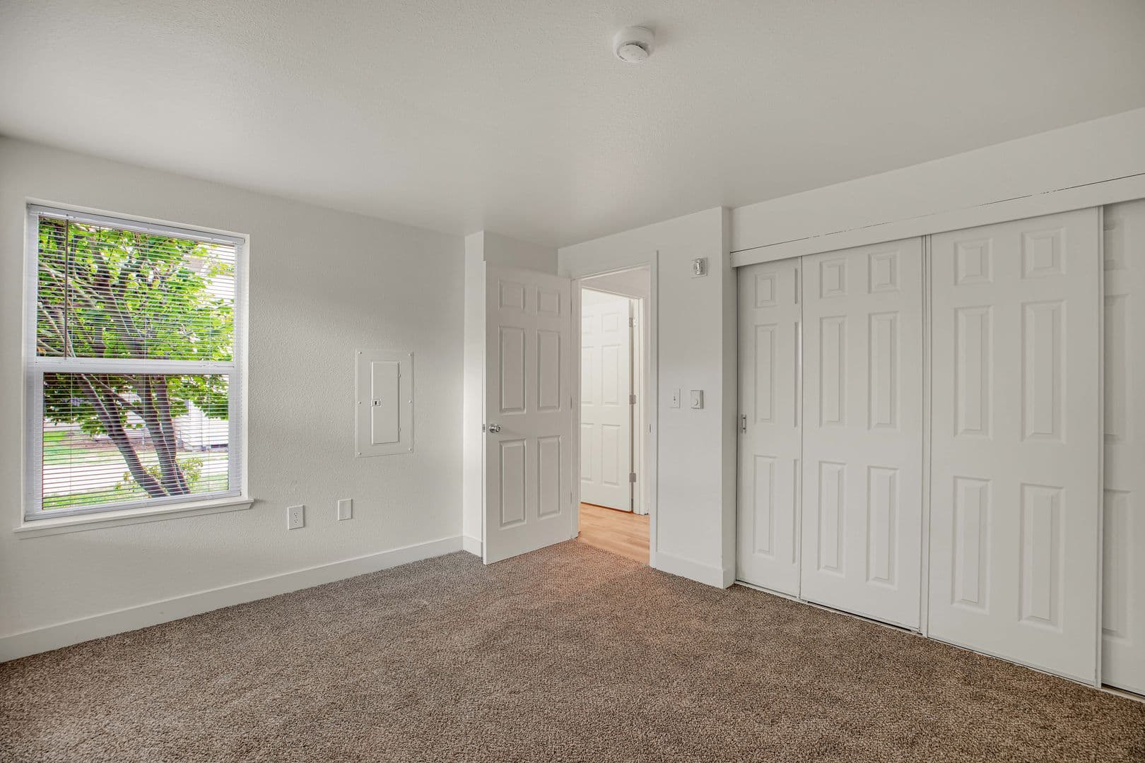 ALOHA Apartment: 2881 SW 182ND AVE.