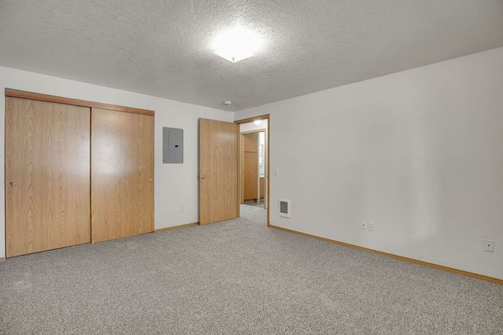 PORTLAND Apartment: 12509 SE FOSTER RD