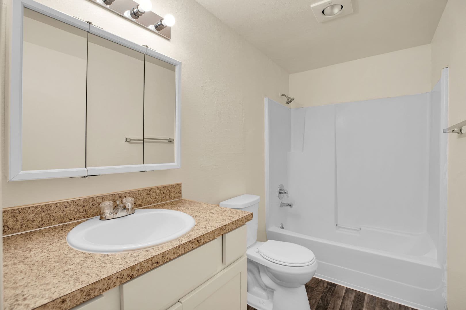 VANCOUVER Apartment: 5700-5706 NE 34TH STREET