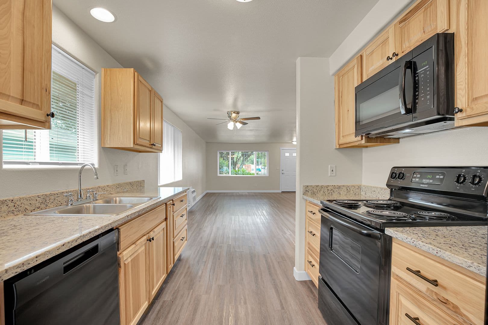 SALEM Townhome: 1194 BARNES ROAD, SE