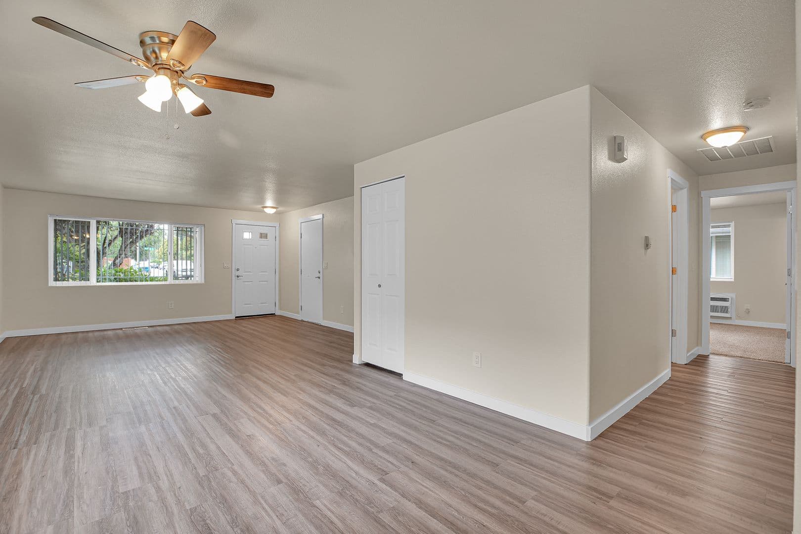 SALEM Townhome: 1194 BARNES ROAD, SE