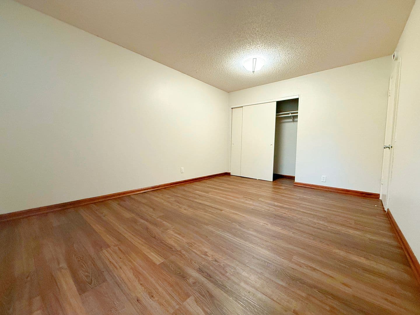 PORTLAND Apartment: 4337-4371 SW GARDEN HOME RD
