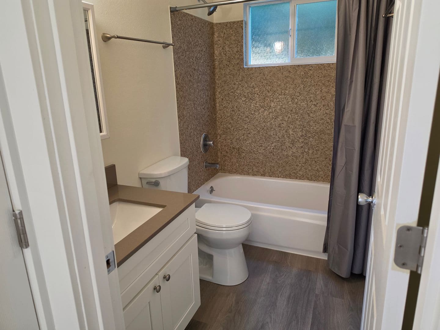 SHERWOOD Apartment: 21985 SW SHERWOOD BLVD