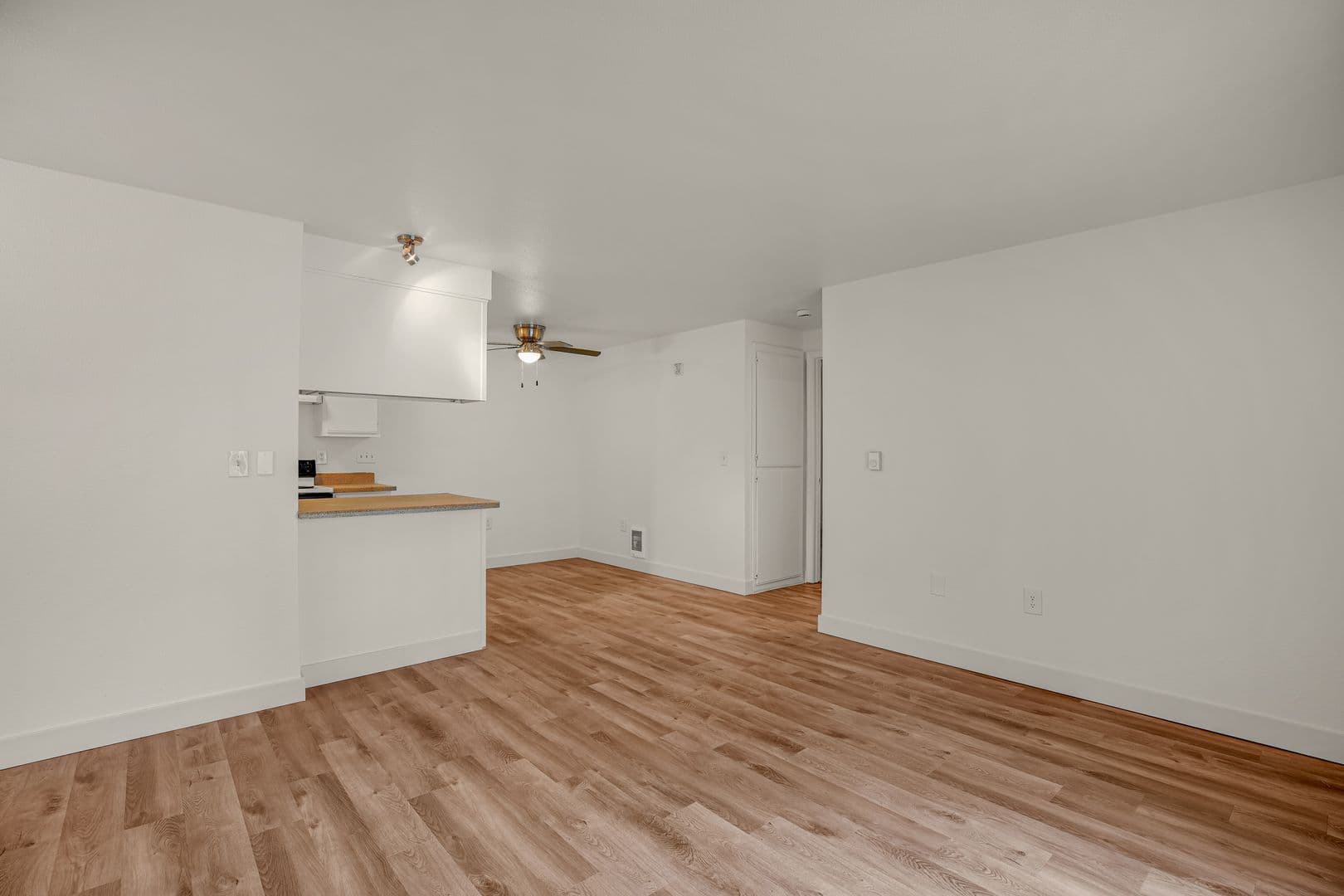 ALOHA Apartment: 2881 SW 182ND AVE.