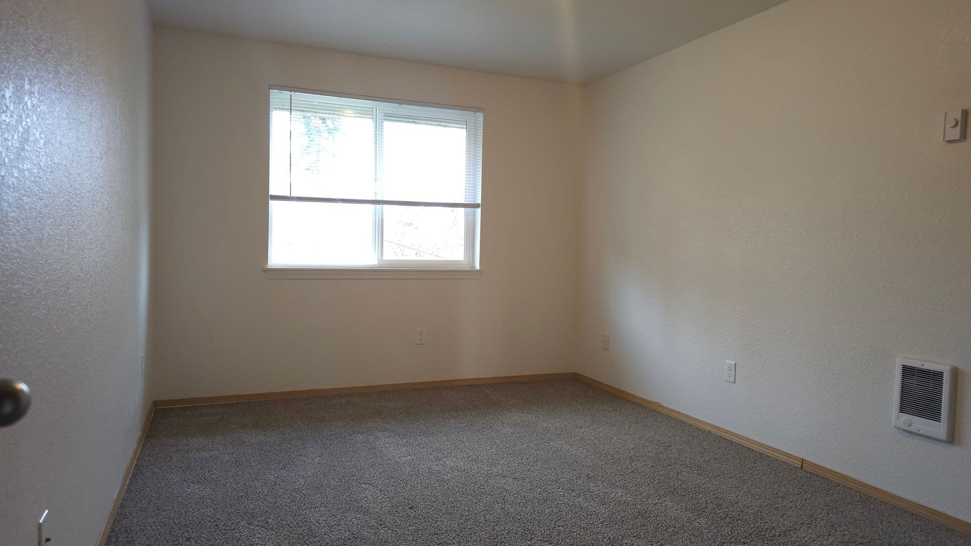 SALEM Apartment: 1304-1330 WALLACE RD. NW