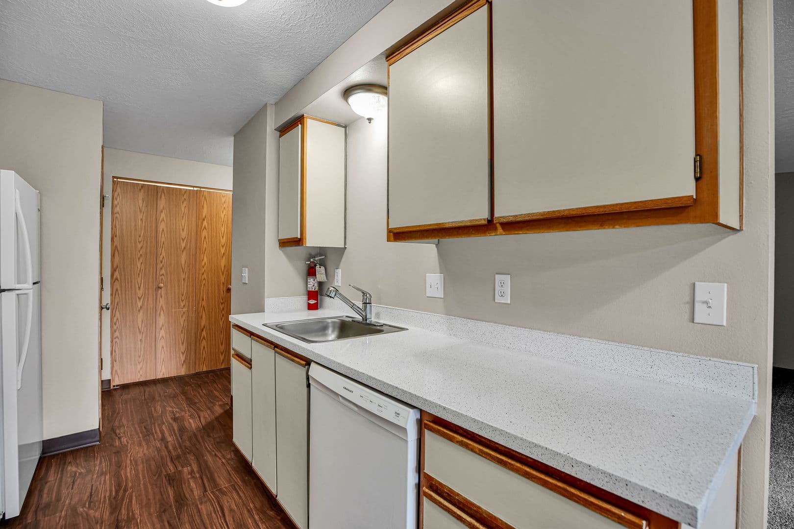 SALEM Apartment: 3872-3886 LIBERTY RD S