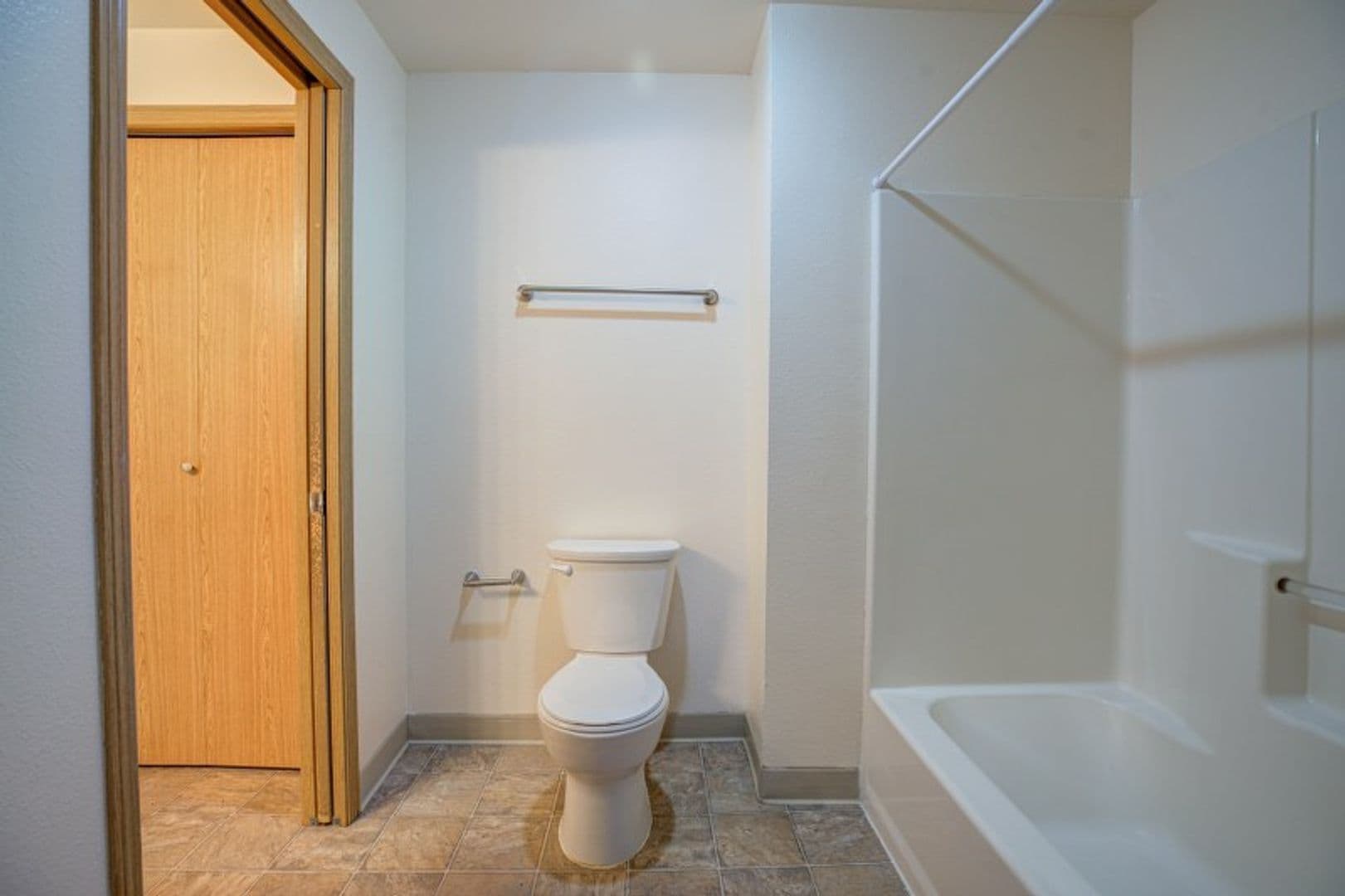 SALEM Apartment: 2800 FISHER ROAD, NE
