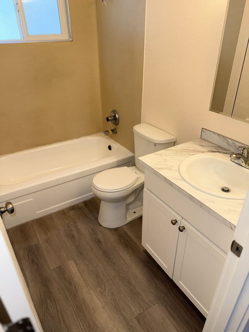 SHERWOOD Apartment: 21985 SW SHERWOOD BLVD