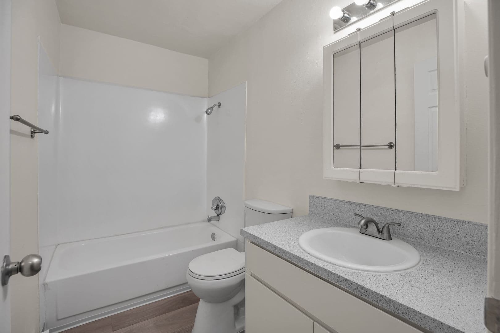 ALOHA Apartment: 18000 SW SHAW ST
