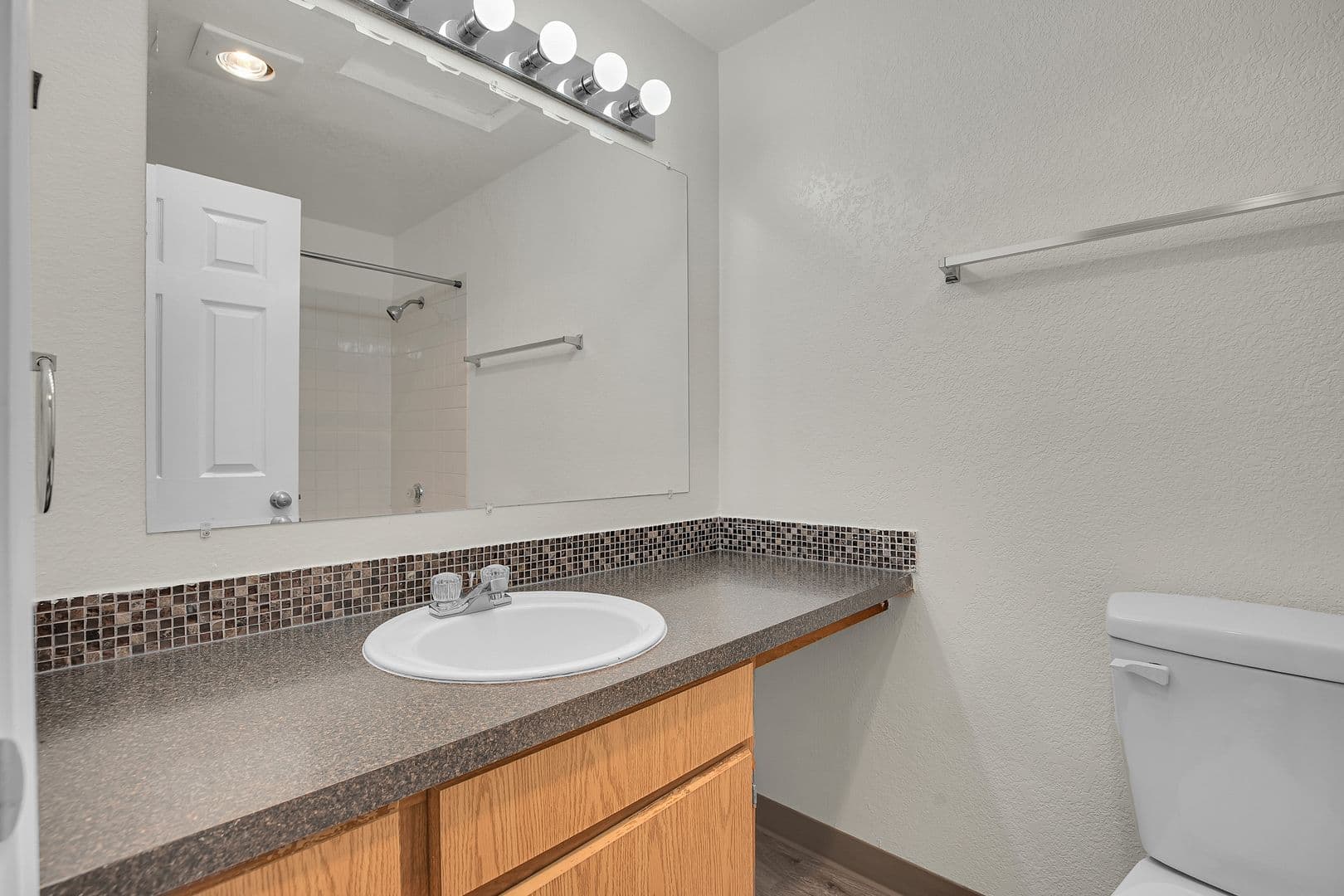 TIGARD Apartment: 10587 TIGARD ST