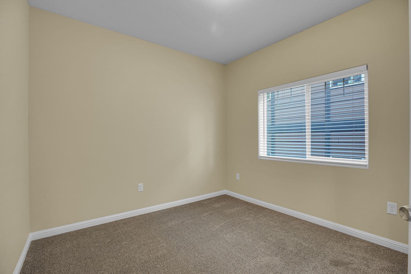 PORTLAND Apartment: 10038 SE DIVISION STREET