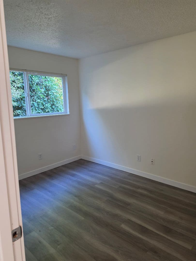 SHERWOOD Apartment: 21985 SW SHERWOOD BLVD