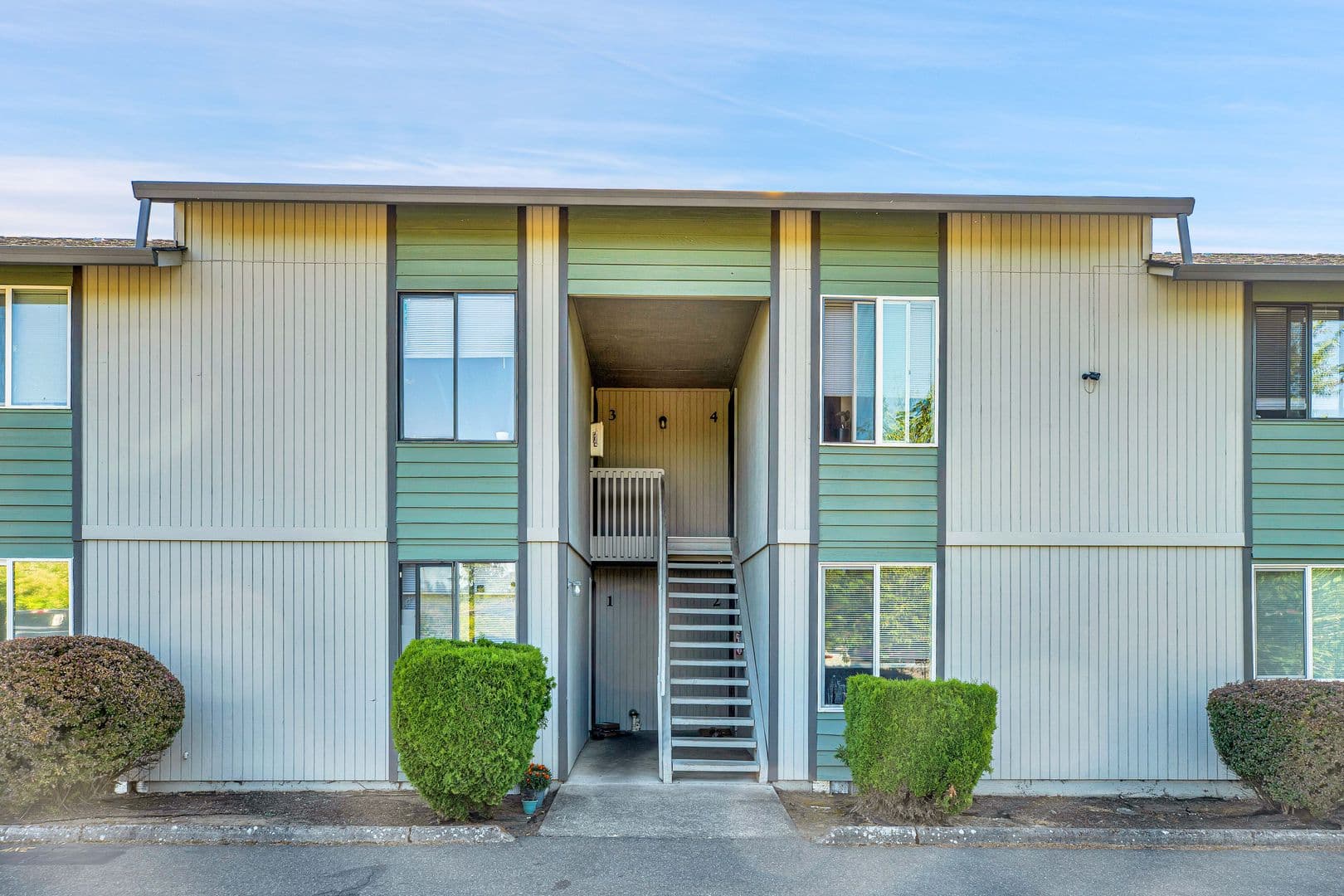 VANCOUVER Apartment: 5700-5706 NE 34TH STREET