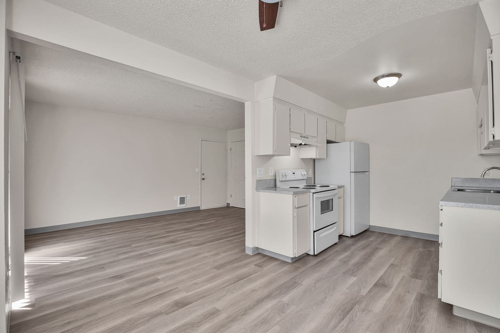 ALOHA Apartment: 18000 SW SHAW ST