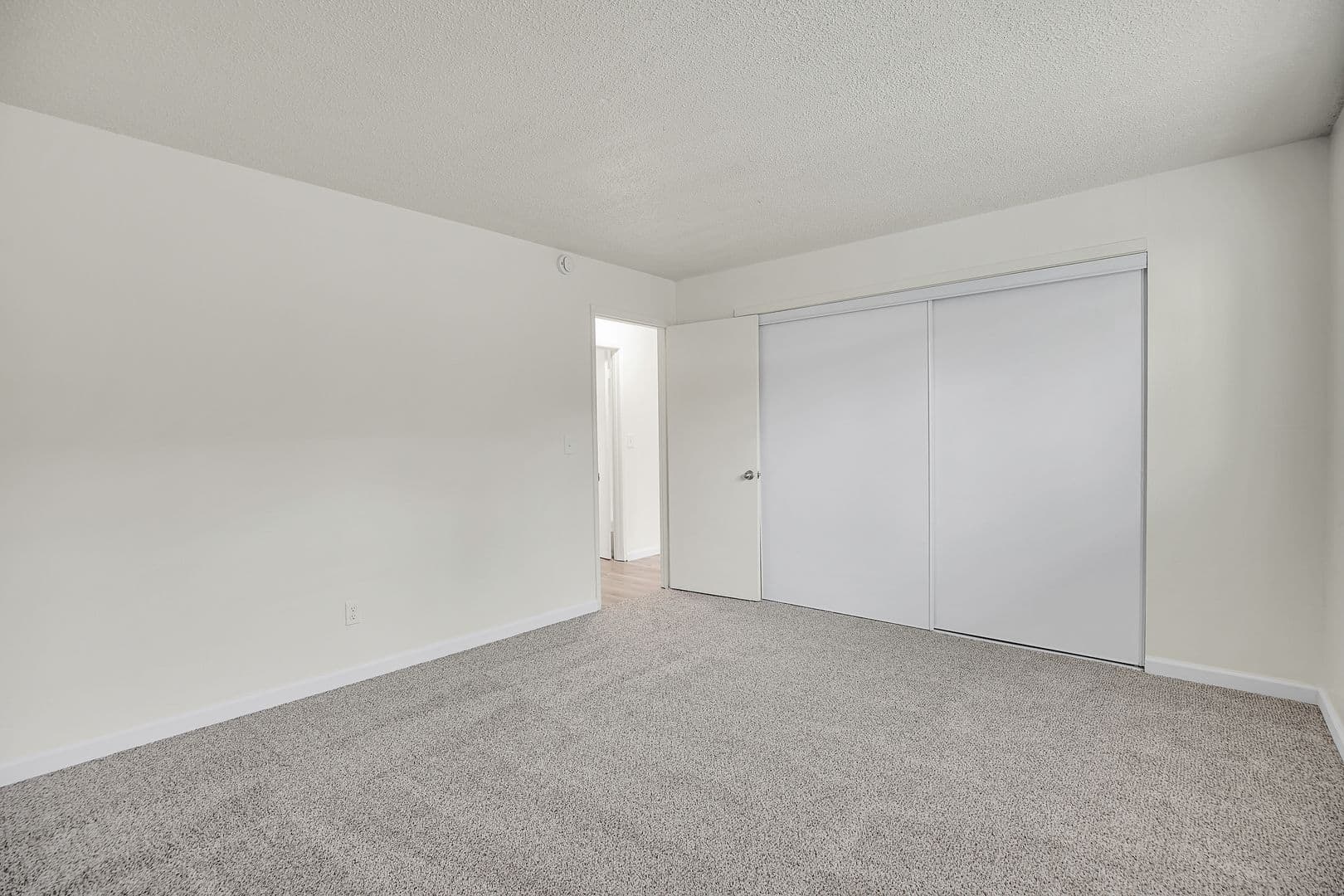 TIGARD Apartment: 9990 SW WALNUT STREET #1