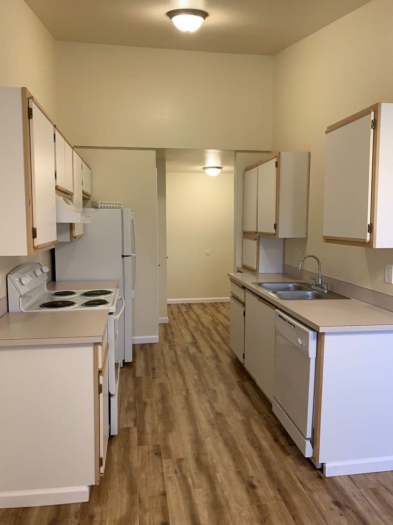 SALEM Apartment: 4665 CAMPBELL DR SE
