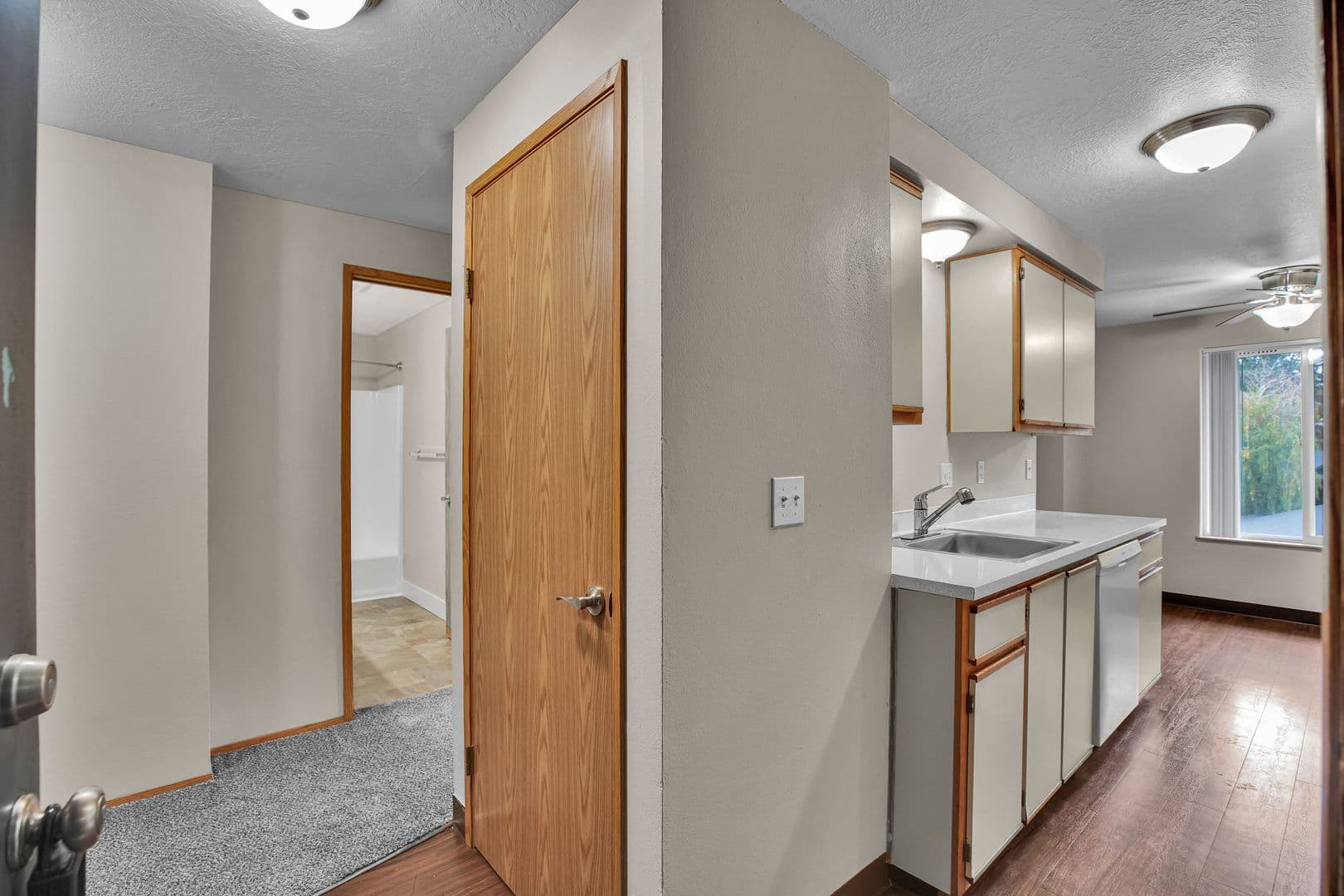 SALEM Apartment: 3872-3886 LIBERTY RD S