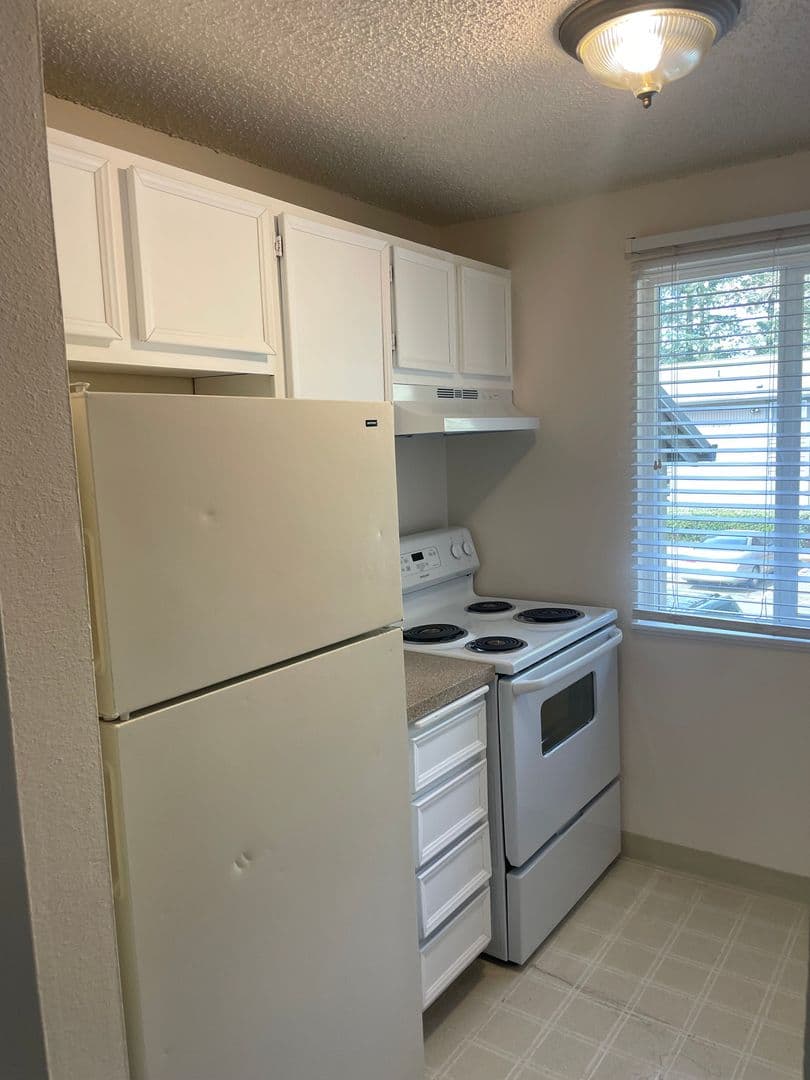 BEAVERTON Apartment: 7851 SW HALL BLVD #27